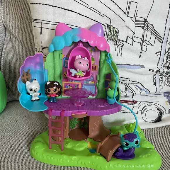 Gabby’s playhourse Colorful Kids Playset with Figures - Picture 1 of 4